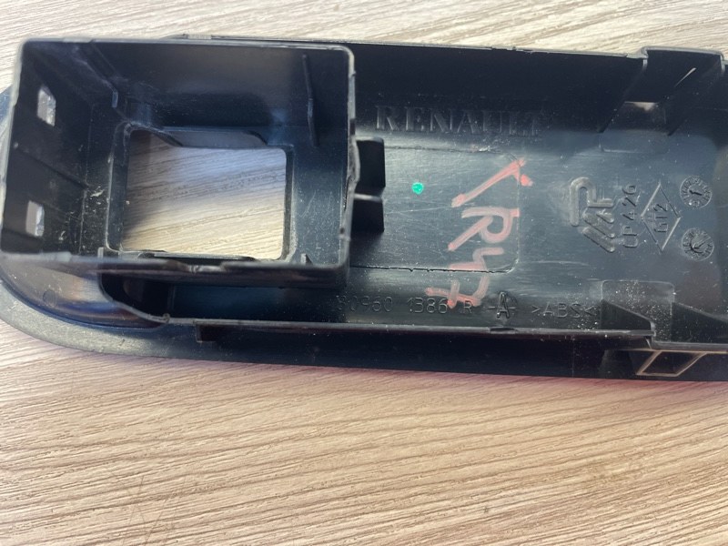 Накладка кнопки стеклоподъемника