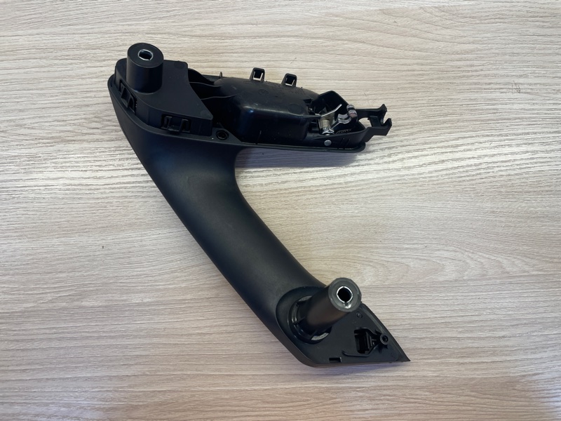 Внутренняя  ручка двери