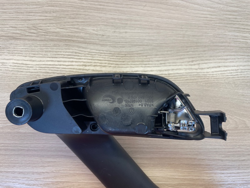 Внутренняя  ручка двери