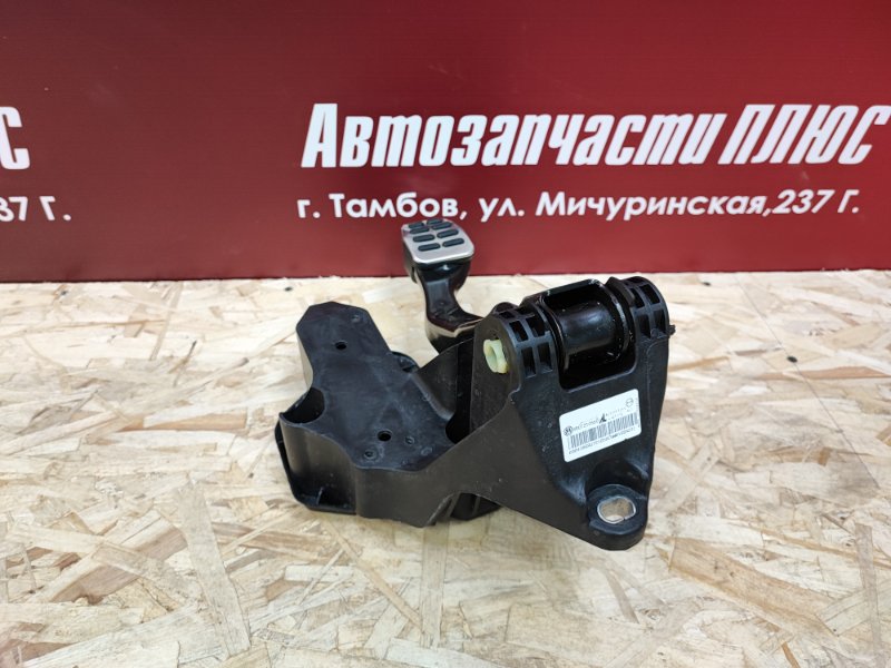 Педаль тормоза