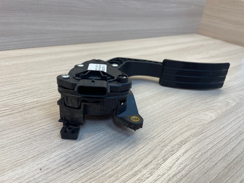 Педаль газа