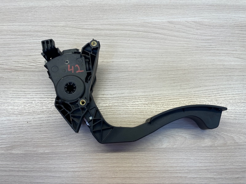 Педаль газа