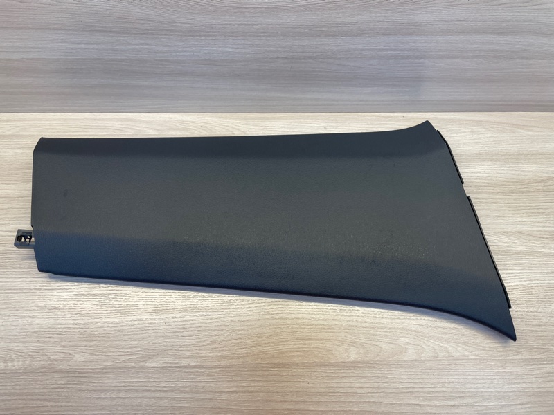 Обшивка средней стойки