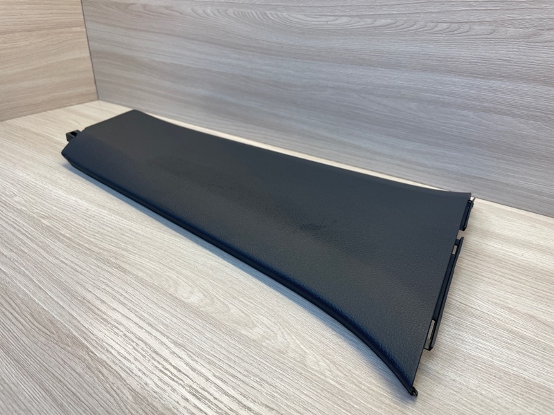 Обшивка средней стойки