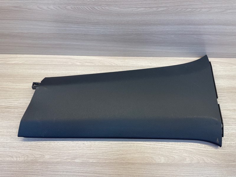 Обшивка средней стойки