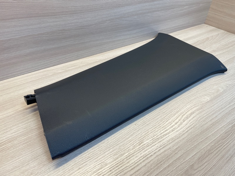 Обшивка средней стойки