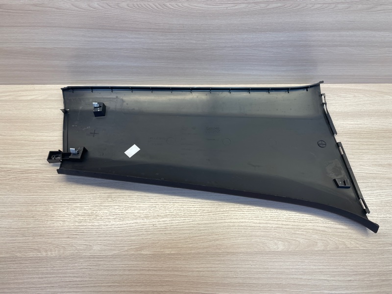 Обшивка средней стойки