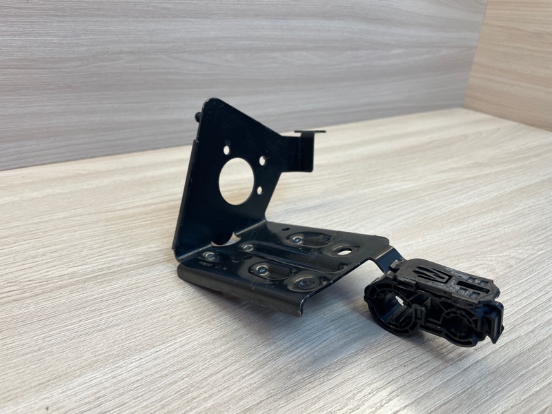 Кронштейн блока ABS