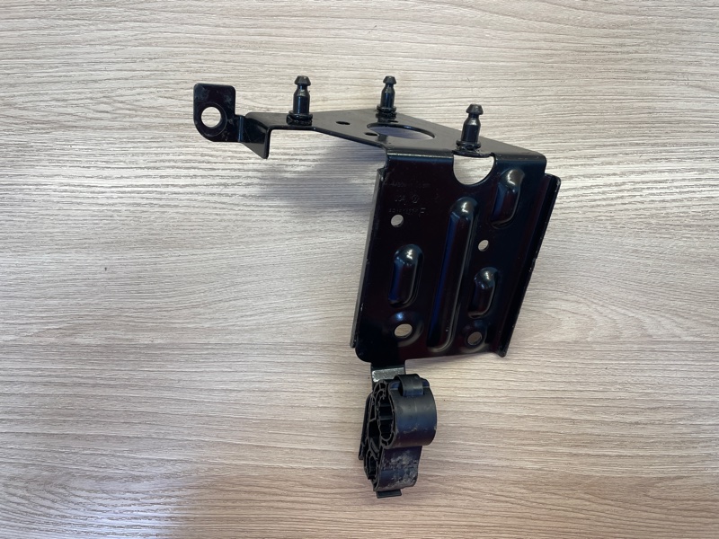 Кронштейн блока ABS