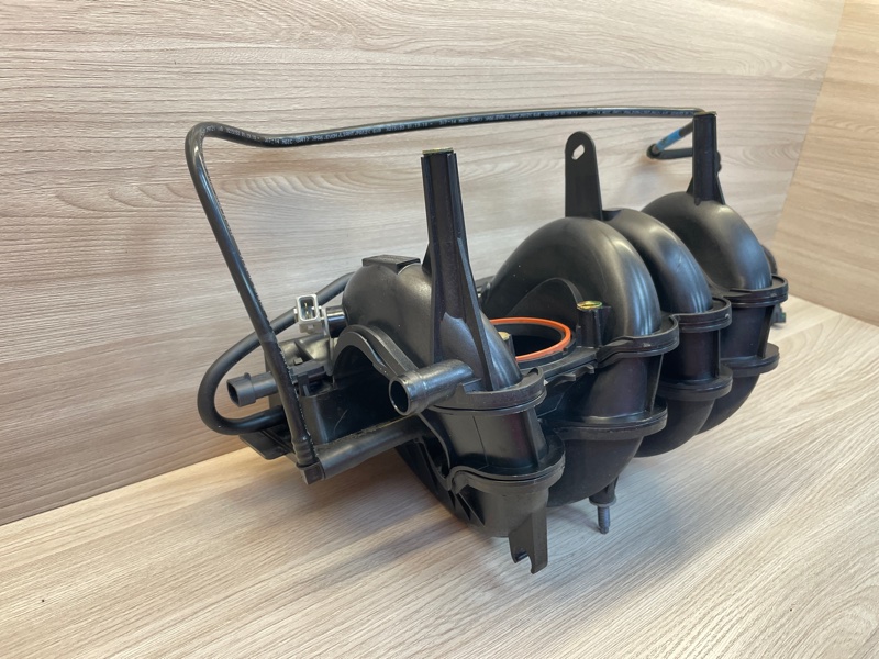 Впускной коллектор