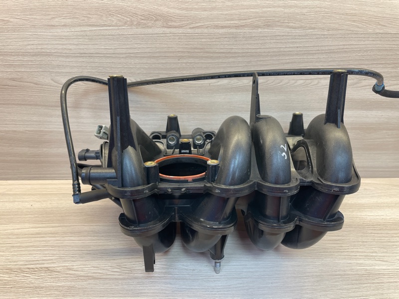 Впускной коллектор