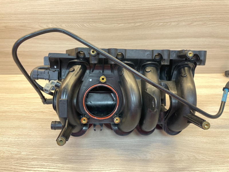 Впускной коллектор