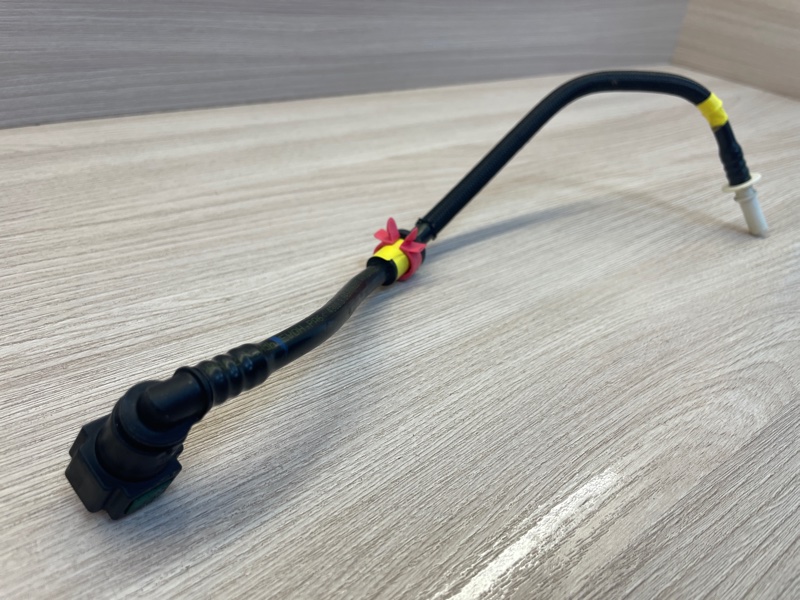 Трубка топливная