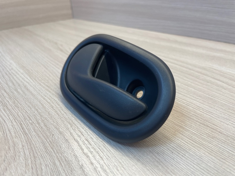 Внутренняя  ручка двери