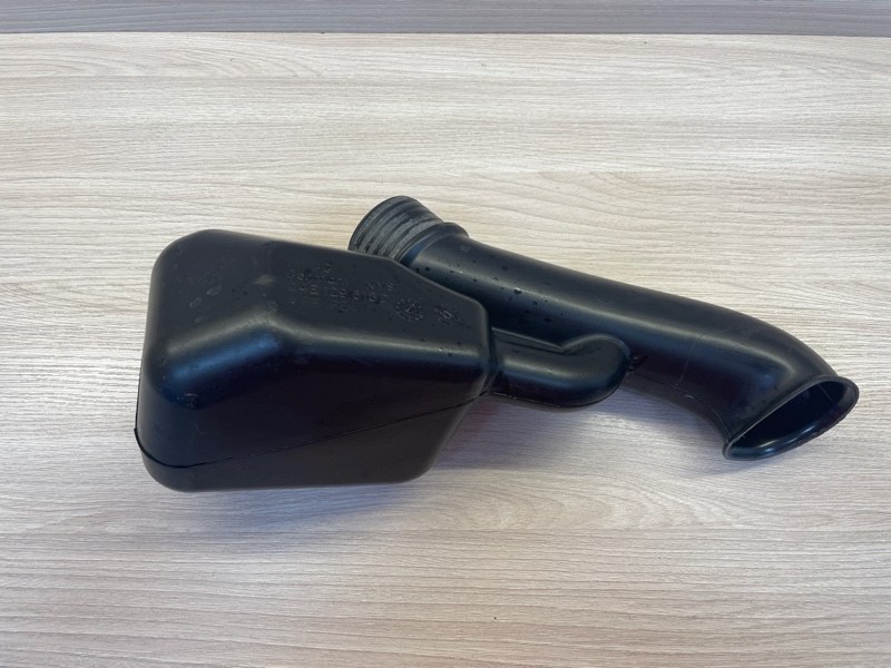 Патрубок воздушного фильтра