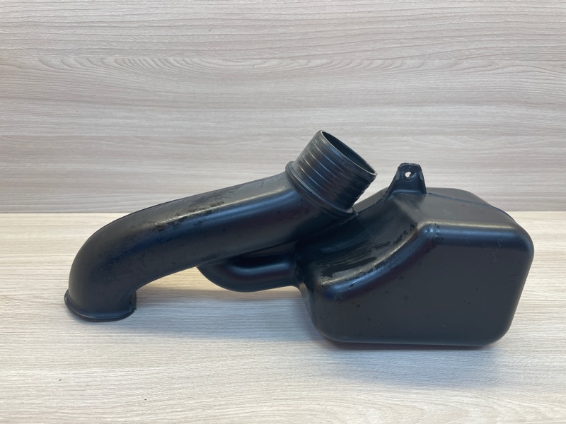 Патрубок воздушного фильтра