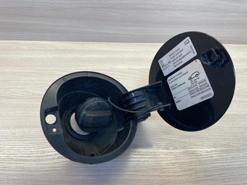 Лючок бензобака