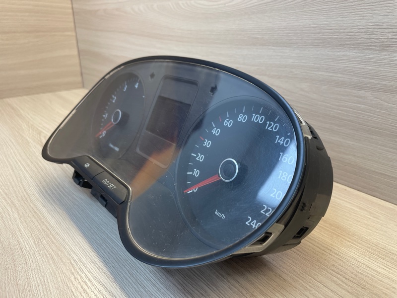 Щиток приборов