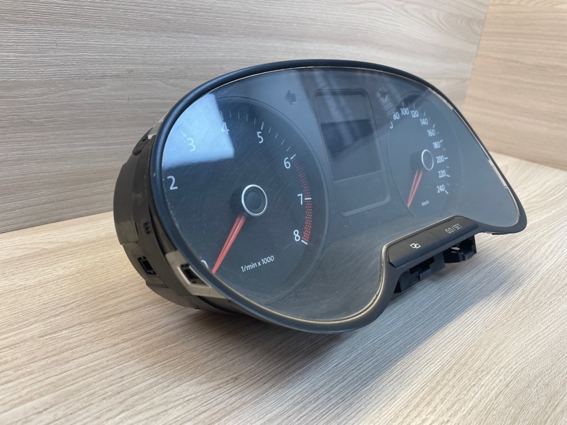 Щиток приборов