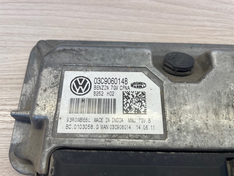 Блок управления двигателем