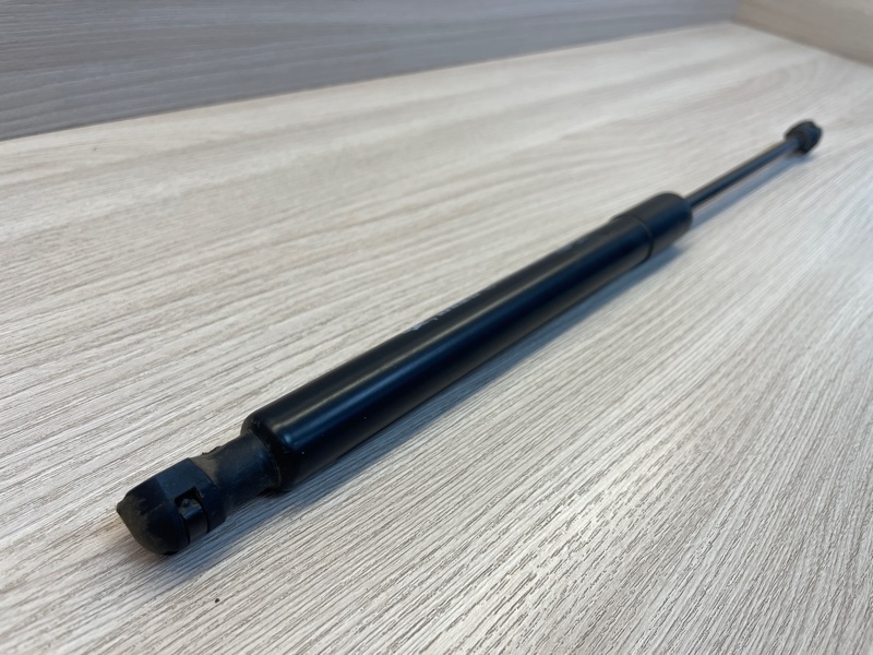 Амортизатор багажника