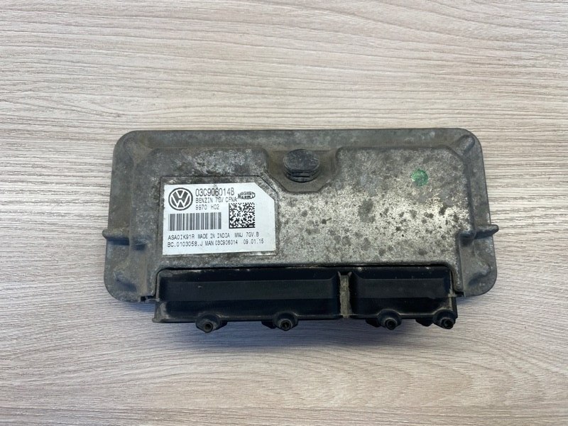 Блок управления двигателем