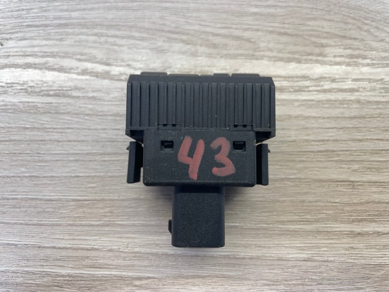 Кнопка корректора фар