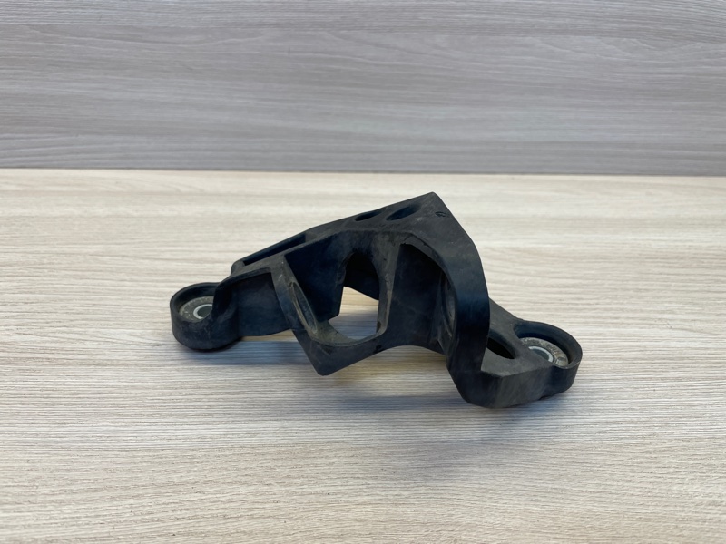 Кронштейн троса КПП