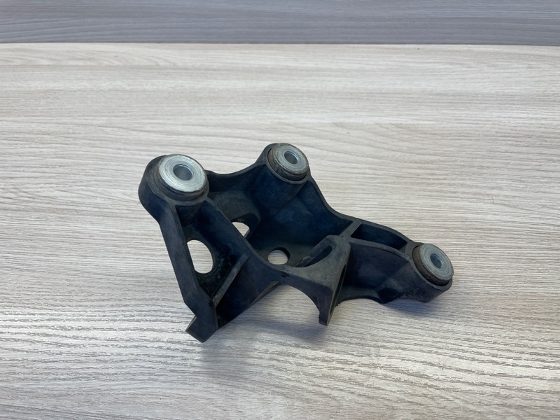 Кронштейн троса КПП