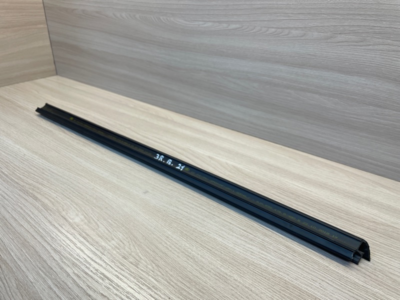 Уплотнитель стекла двери внутренний