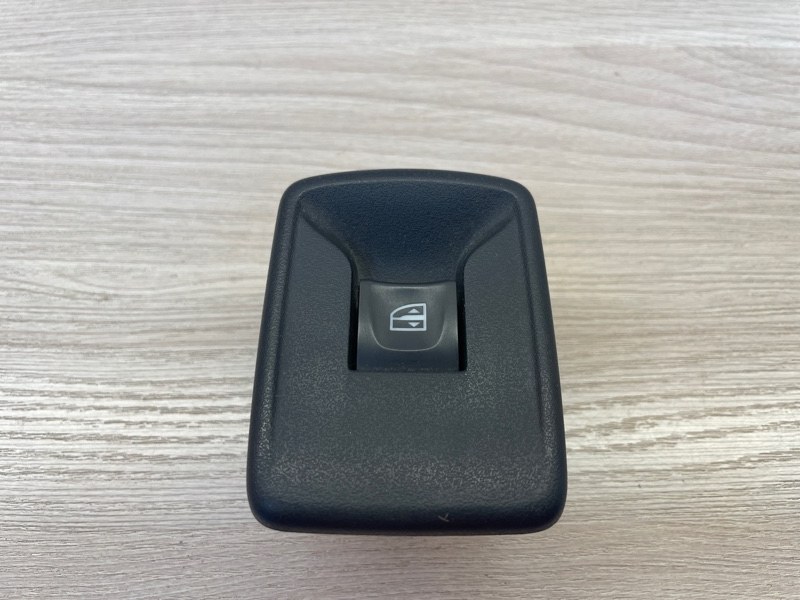 Кнопка стеклоподъемника