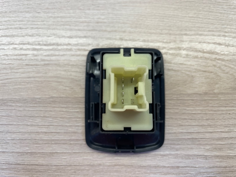 Кнопка стеклоподъемника