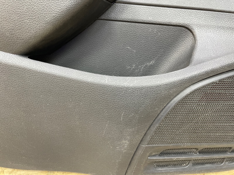 Обшивка боковой двери