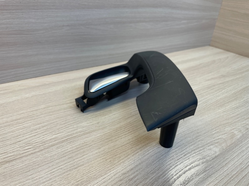 Внутренняя ручка     двери