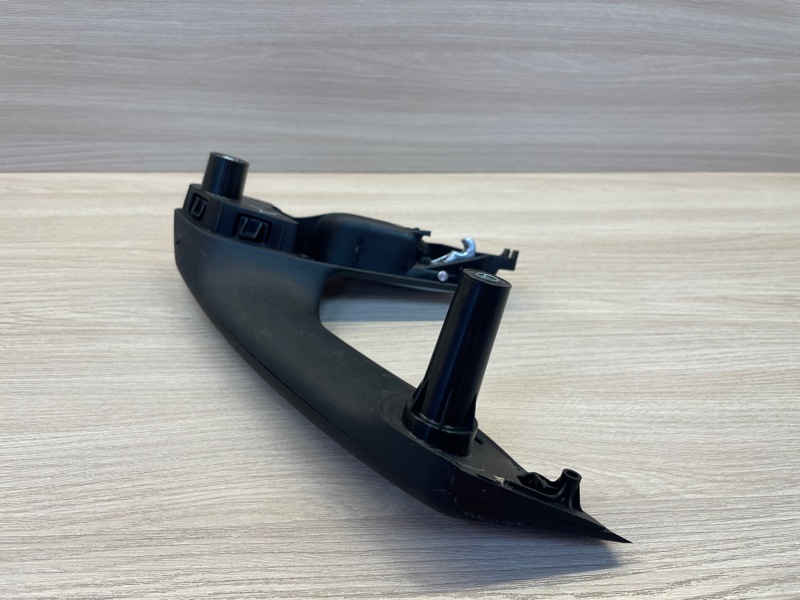 Внутренняя ручка     двери