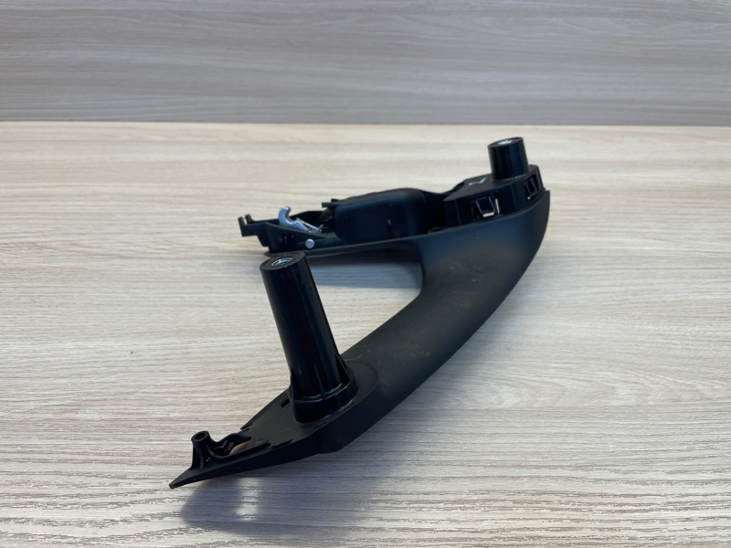 Внутренняя ручка     двери