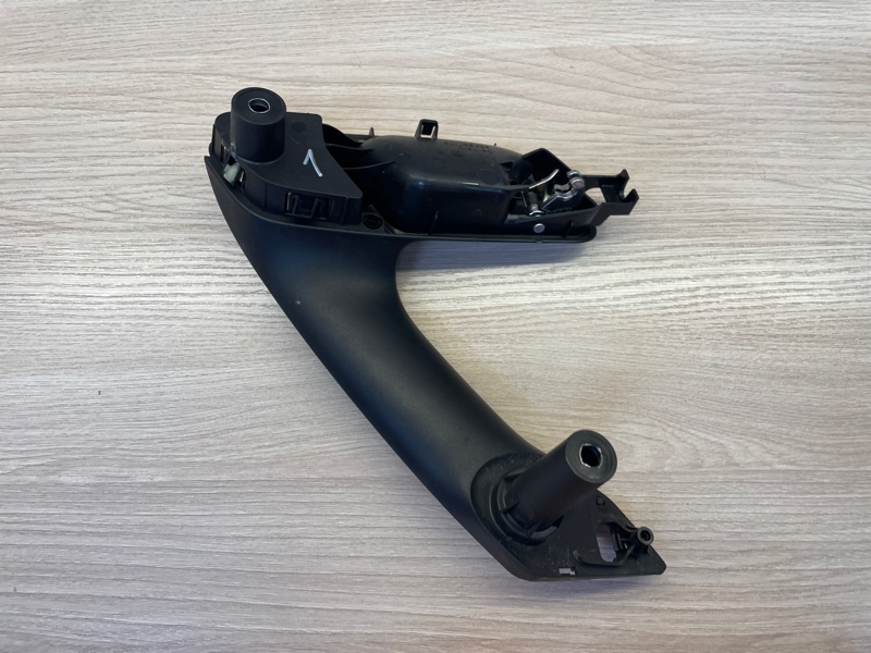 Внутренняя ручка     двери