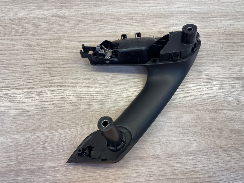 Внутренняя ручка     двери