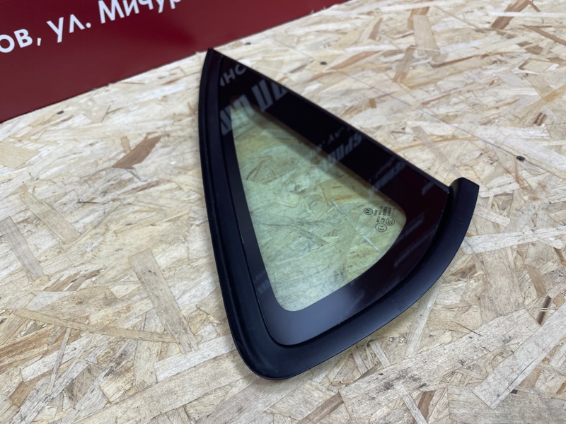 Форточка кузова