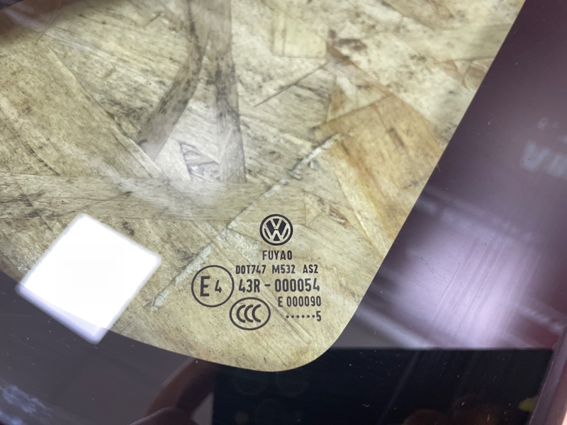 Форточка кузова