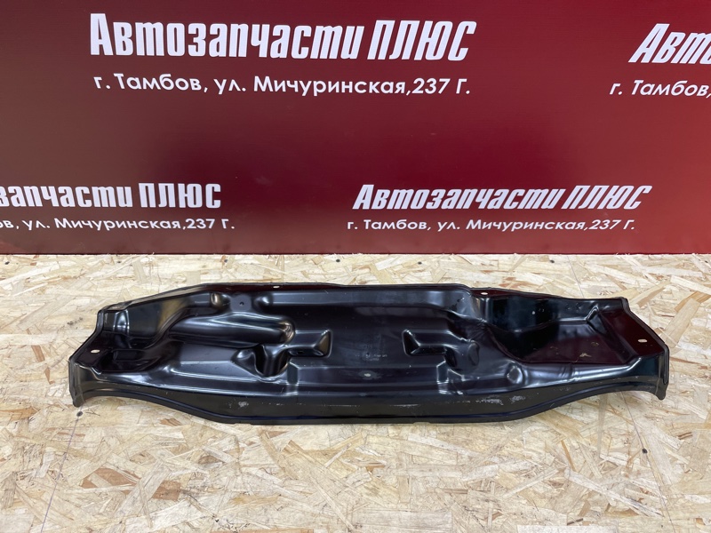 Планка под жабо