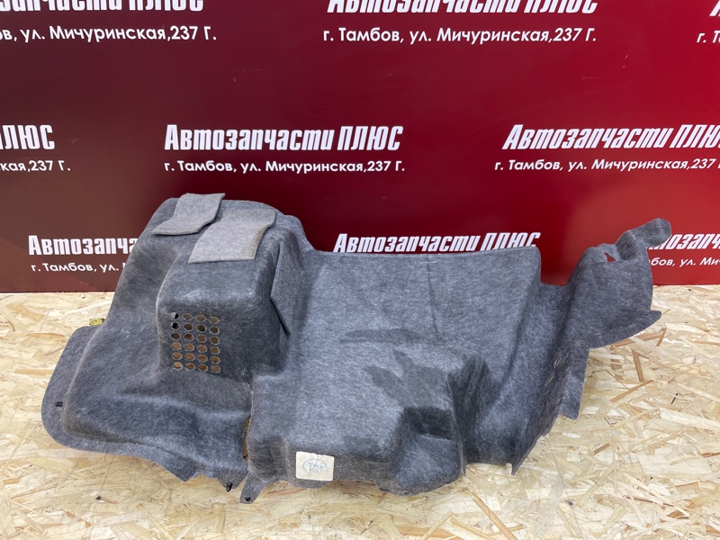 Обшивка багажника