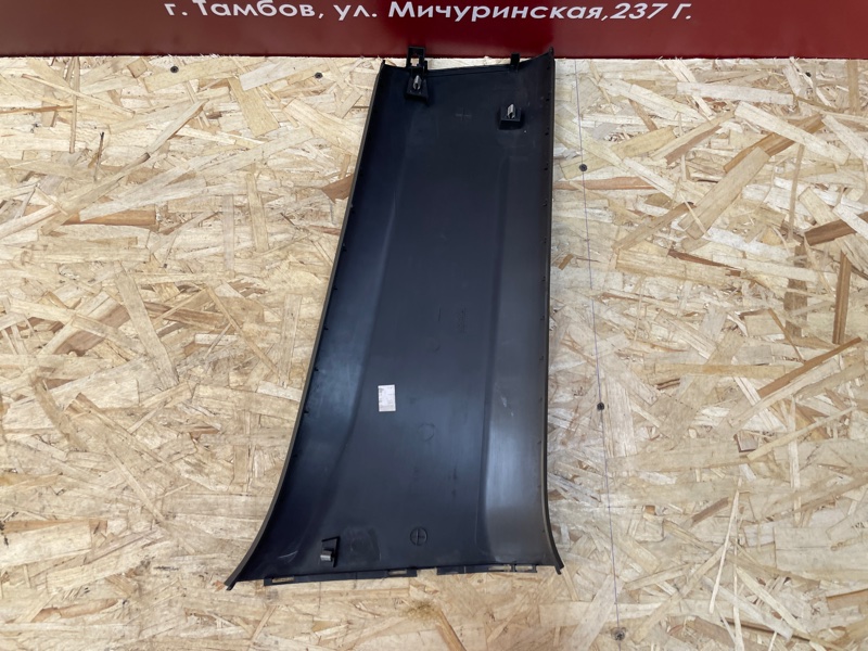 Обшивка средней стойки