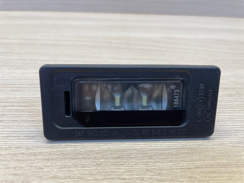 Плафон подсветки номера