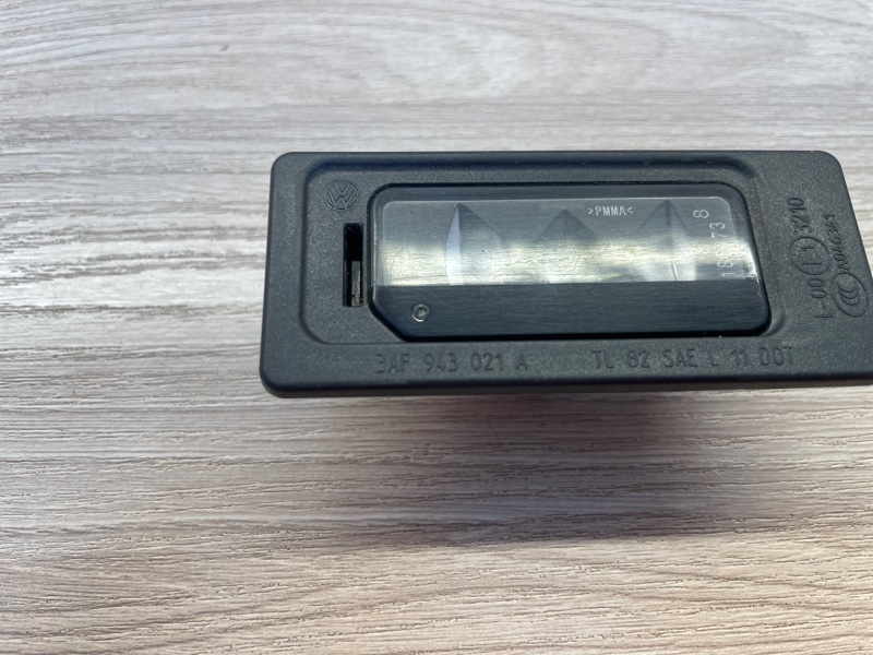 Плафон подсветки номера