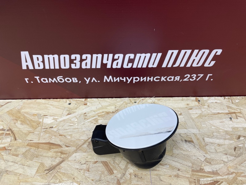 Лючок бензобака