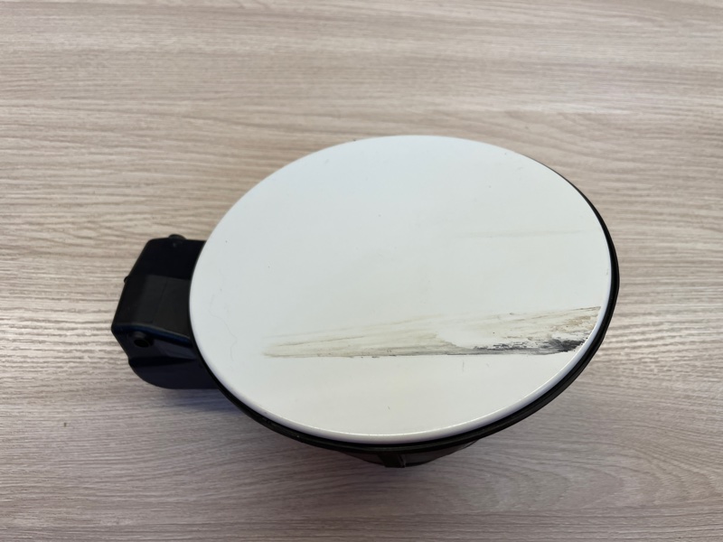 Лючок бензобака