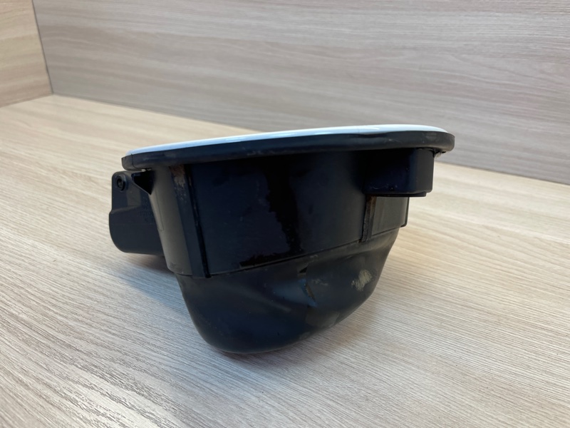 Лючок бензобака