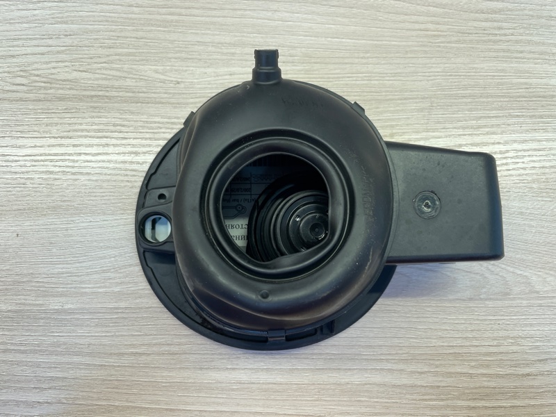 Лючок бензобака