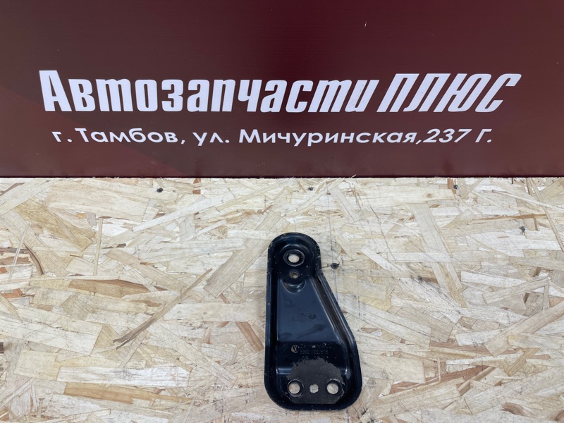 Кронштейн подрамника